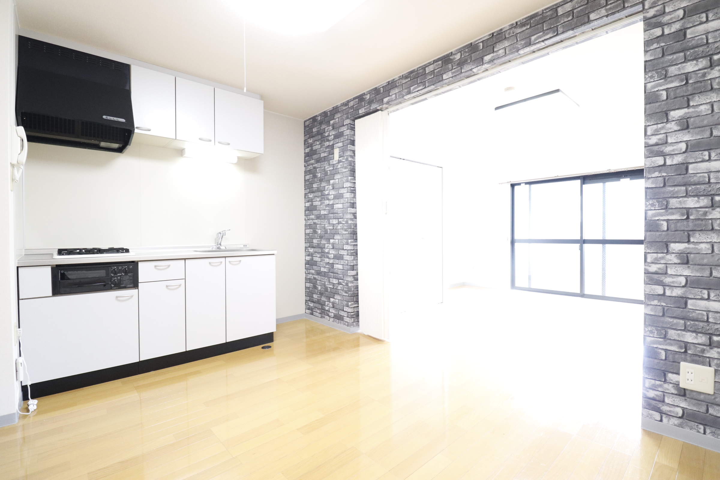 居室・リビング　日当たりの良い洋室です♪