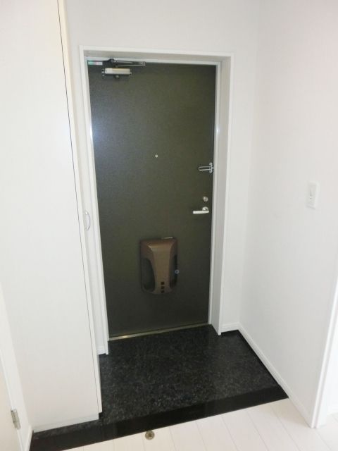 玄関　玄関スペースもゆったりしています。