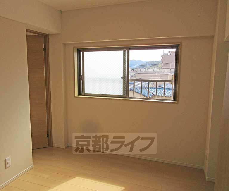 居室・リビング　とっても明るいＬＤＫ８．８帖です！