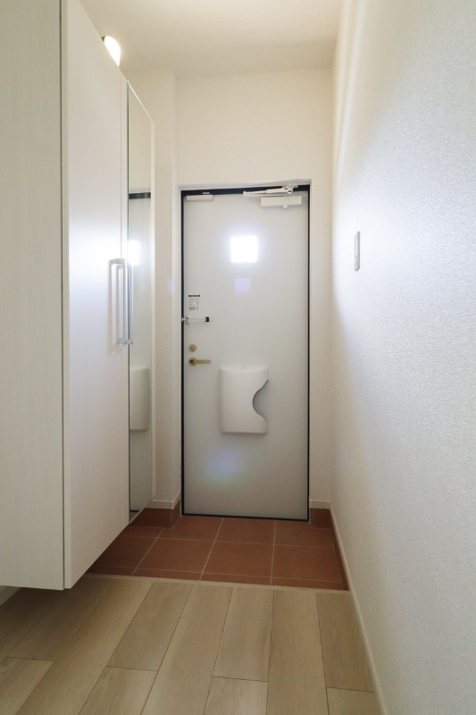 玄関　図面と現状に相違がある場合には現状を優先