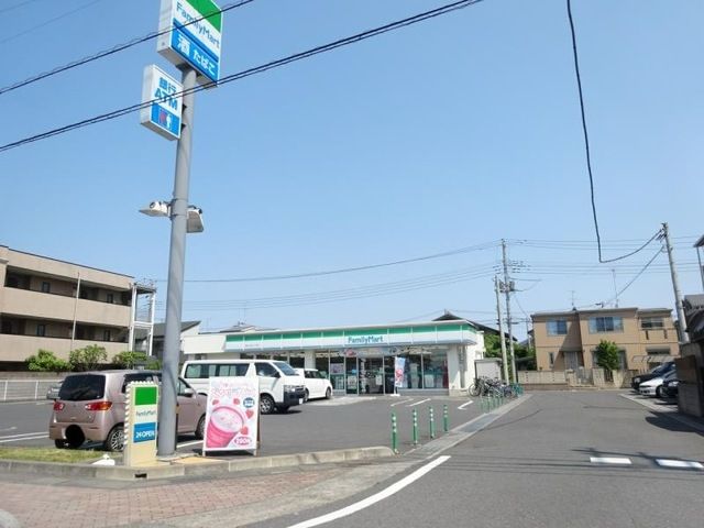 コンビニ　ファミリーマート越谷七左町二丁目店（コンビニ）まで645m