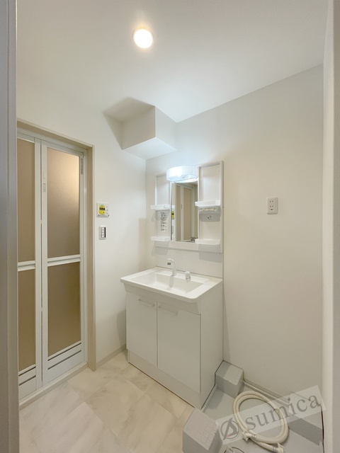 洗面設備　洗面脱衣所付き！独立洗面台が便利です♪♪