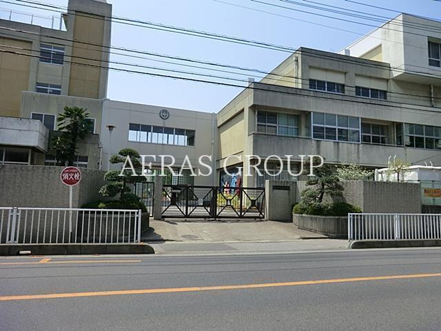 小学校　川口市立戸塚東小学校（小学校）まで597m