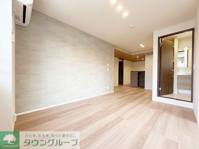 居室・リビング　建築中です