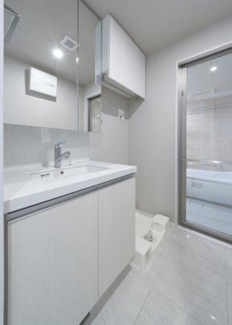洗面設備　※写真は同タイプ住戸です。