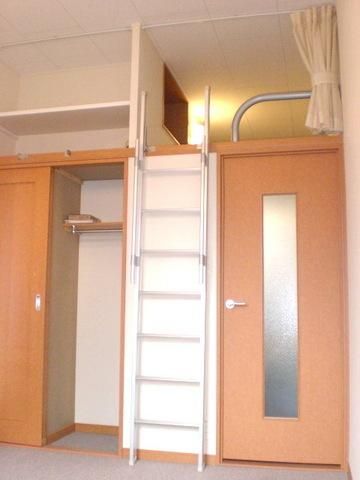 居室・リビング　★ロフト付き★