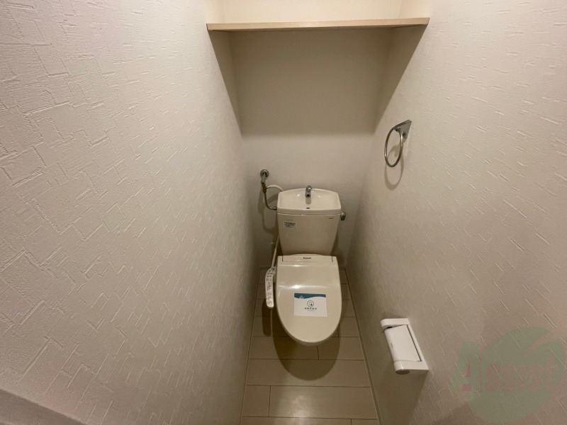 トイレ　ウォシュレット機能がついたトイレです。安心して使用できます。