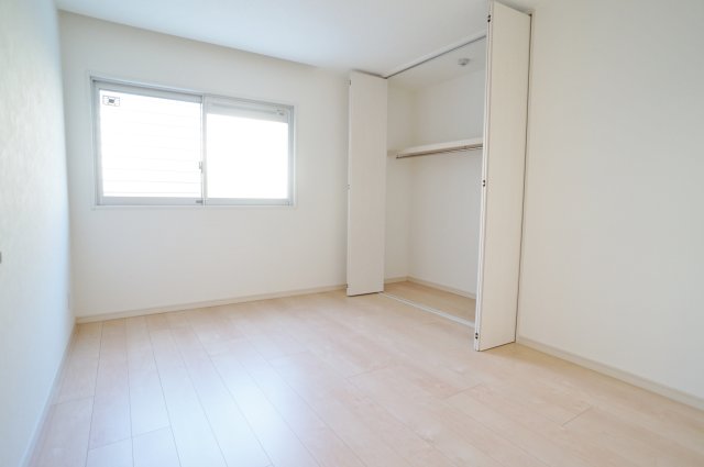 居室・リビング　室内写真は違うお部屋のものです。