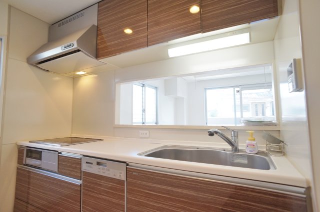 キッチン　室内写真は違うお部屋のものです。