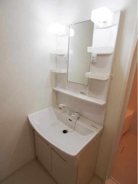 洗面設備　他のお部屋の参考写真となります。
