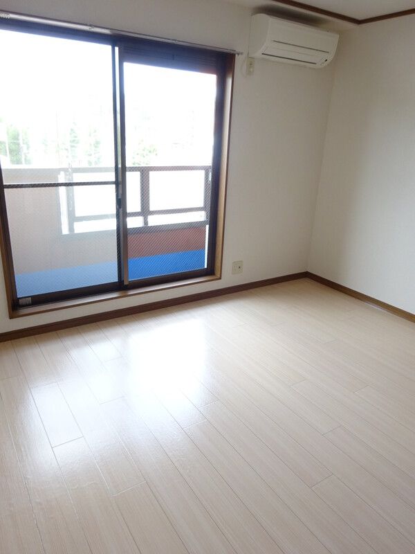 居室・リビング　☆広々としたお部屋☆