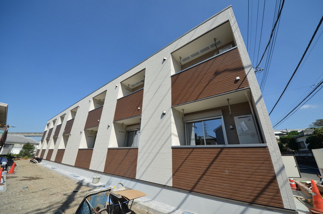 建物外観　★程よい緑に囲まれた、居心地の良い物件です★