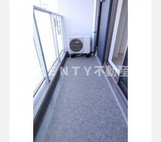 バルコニー　開放的で明るい空間を演出してくれるバルコニーです