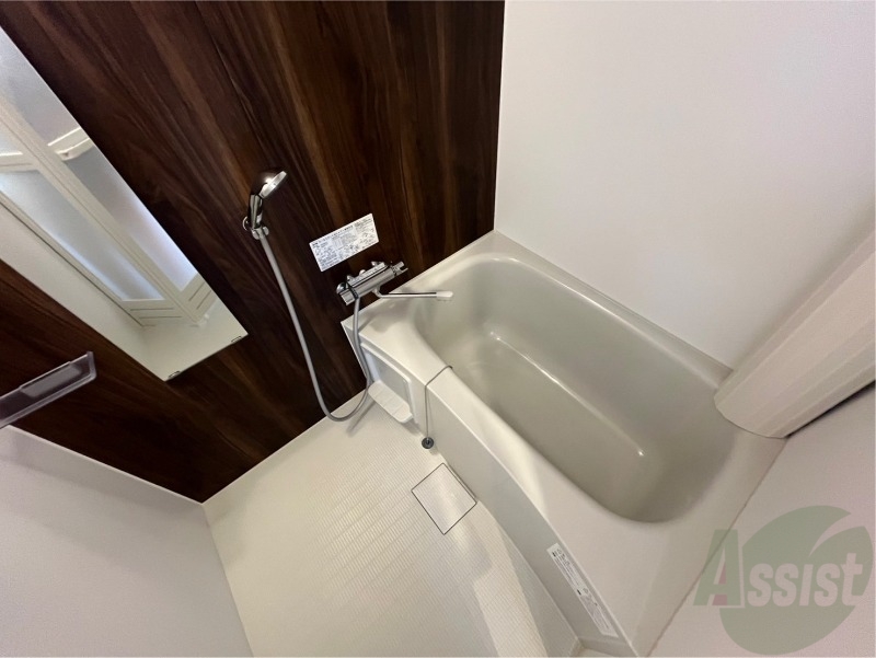 バス・シャワールーム　お風呂になります。一日の疲れを癒してくださいね。