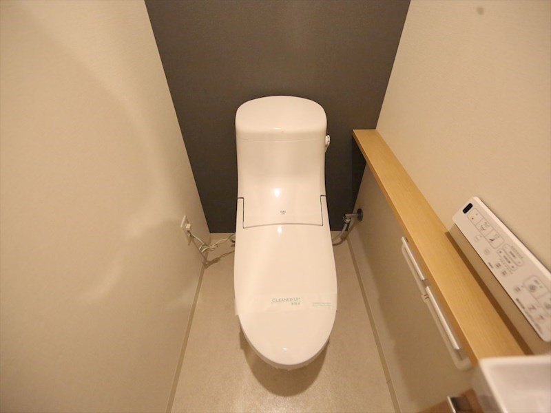 トイレ　温水洗浄暖房便座付トイレ