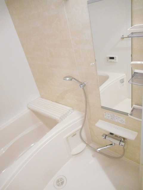 バス・シャワールーム　追い焚き付きお風呂