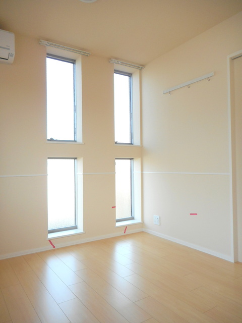 その他部屋・スペース　明るくかわいい窓のお部屋