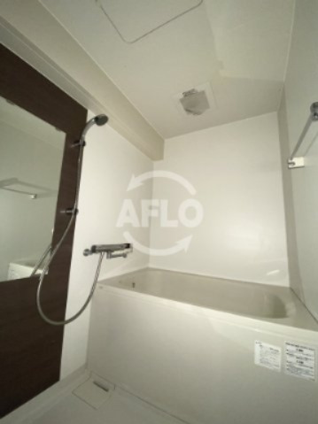 バス・シャワールーム　サクシード南森町　バスルーム