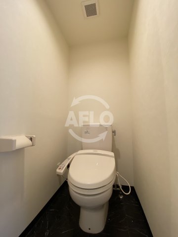 トイレ　サクシード南森町　温水洗浄便座