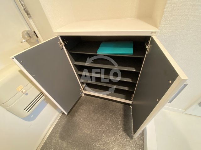 収納　サクシード南森町　下駄箱