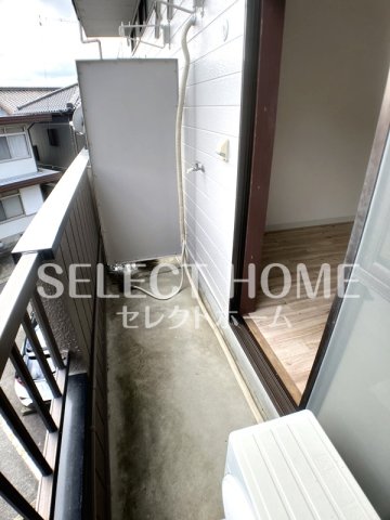 バルコニー　開放的で明るい空間を演出してくれるバルコニーです 同型タイプ