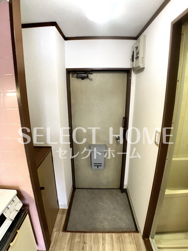 玄関　毎日通る玄関はこちらです 同型タイプ