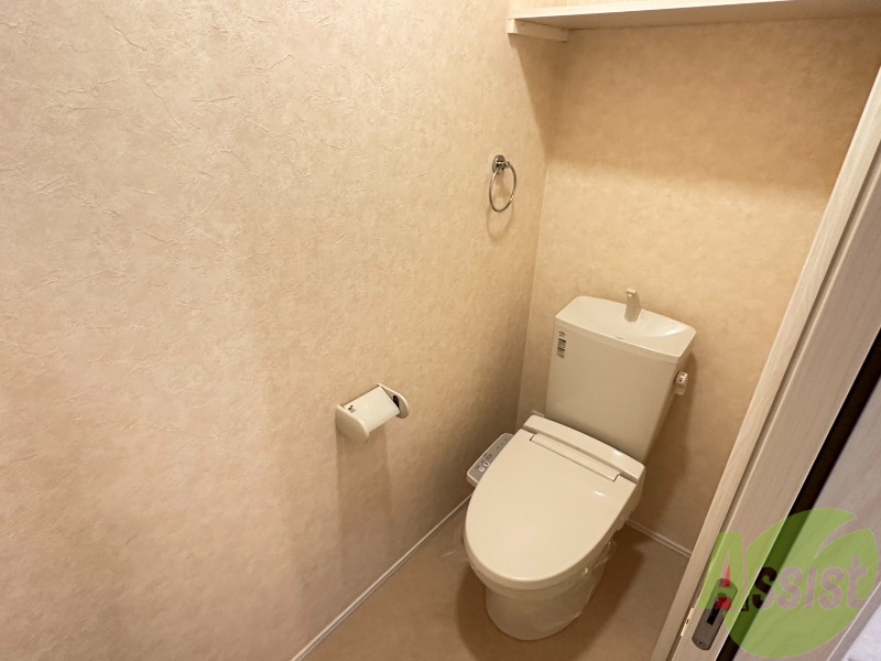 トイレ　温水洗浄便座が付いてるトイレです。寒い時も大丈夫です。