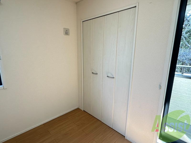 収納　クローゼットは大きいのでお部屋は広く使えそうですね。