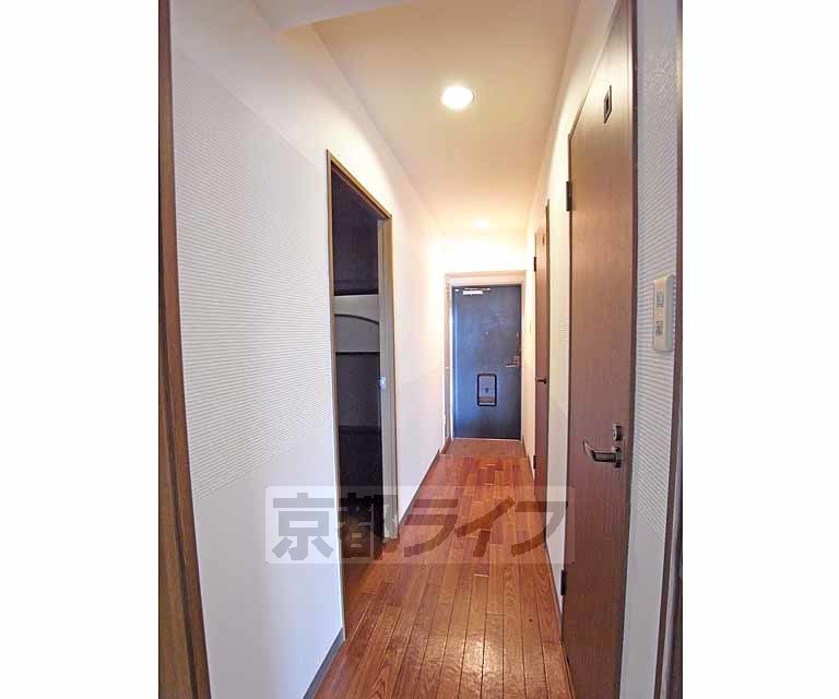 その他部屋・スペース　シンプルな廊下です。