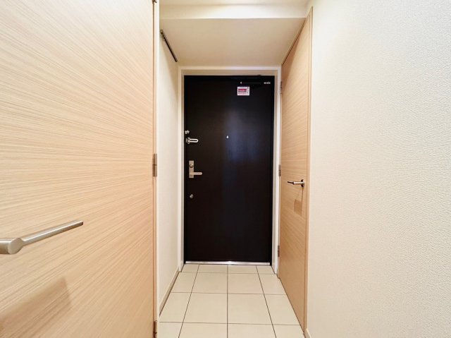 玄関　※別部屋参考写真