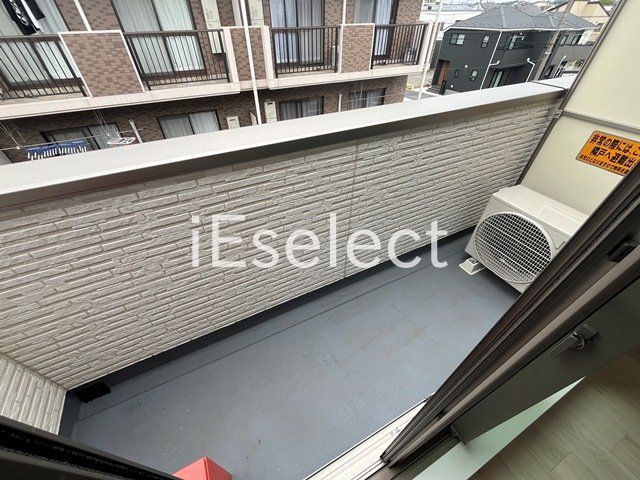 バルコニー　お洗濯物はこちらで