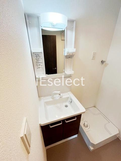 洗面設備　朝の忙しい時間に便利な洗髪化粧台！