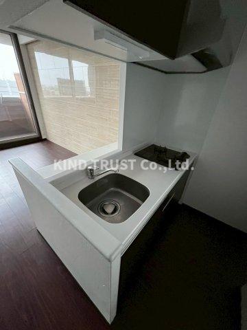 キッチン　コンパクトなキッチンで掃除もラクラク