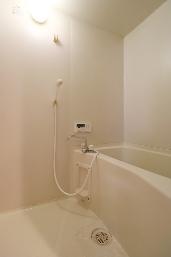 バス・シャワールーム　お風呂場スペース