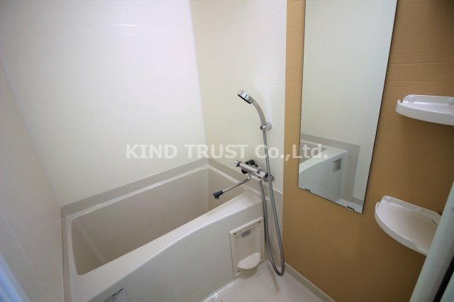 バス・シャワールーム　シャンプードレッサー完備です