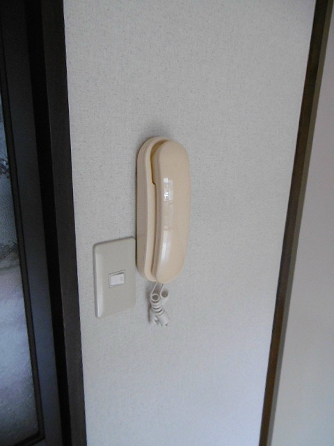 セキュリティ　インターホン　写真は105号室です