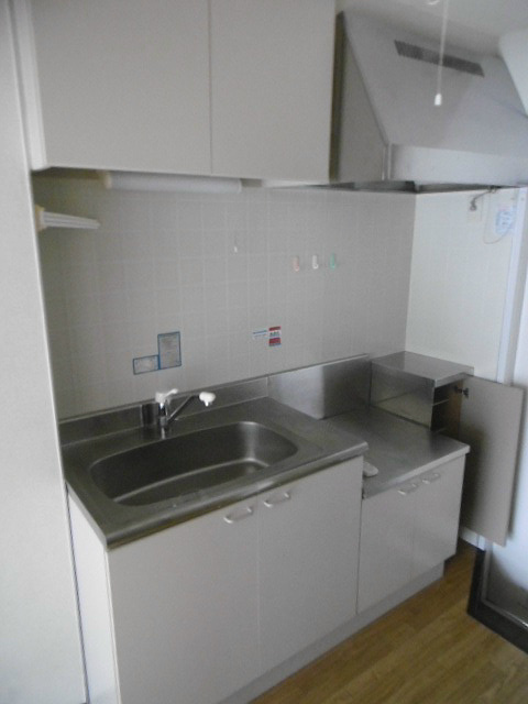 キッチン　写真は105号室です