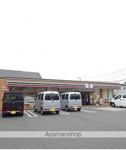 コンビニ　セブンイレブン（コンビニ）まで437m