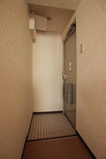 玄関　同物件別号室のものです。