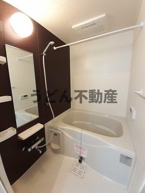 バス・シャワールーム　うどん県のお部屋探しはうどん不動産へ うどんちゃんとLINE