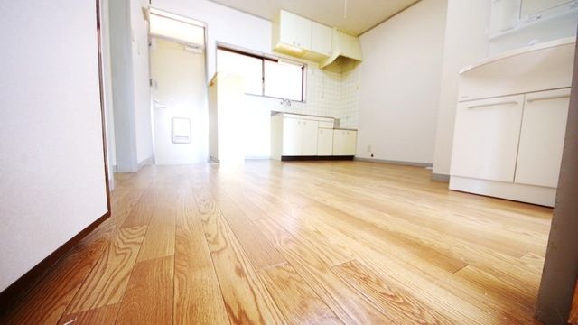 居室・リビング　同建物別号室