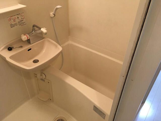 バス・シャワールーム　別部屋参考写真