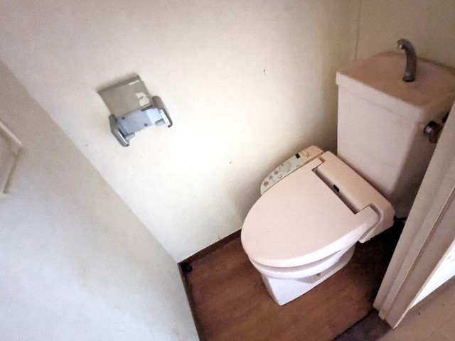 トイレ　※別号室の写真です。