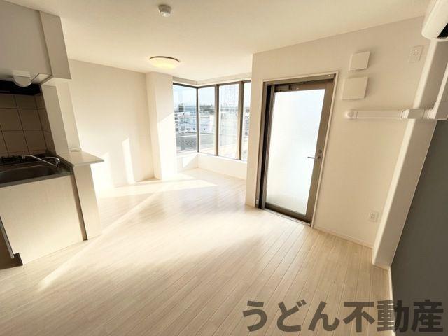 居室・リビング　うどん県のお部屋探しはうどん不動産へ うどんちゃんとLINE