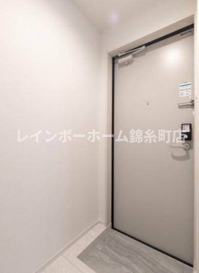 玄関　※建築中のため同施工会社参考写真となります。