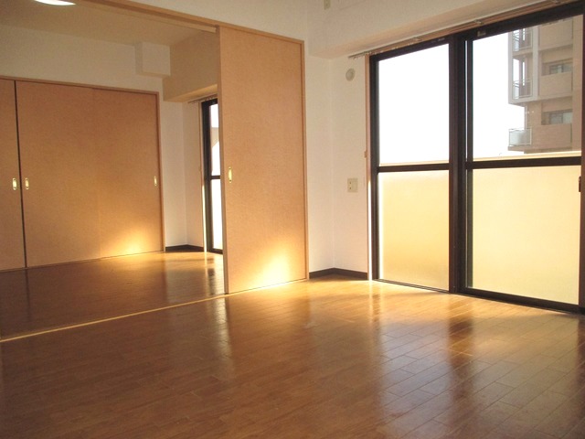 居室・リビング　明るくキレイなお部屋です