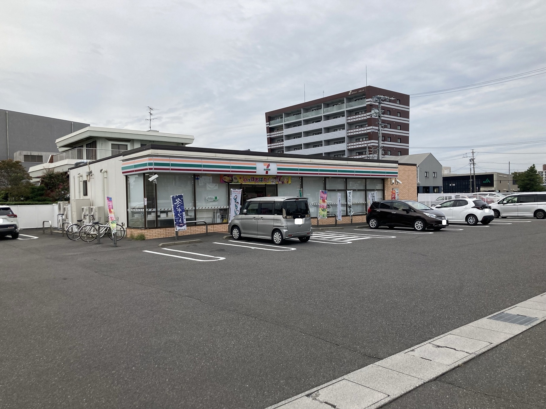 コンビニ　セブンイレブン穂積駅前通店（コンビニ）まで447m