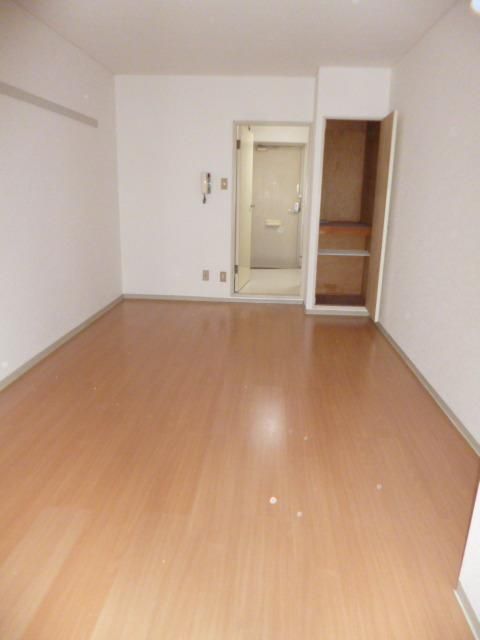 居室・リビング　★人気の角部屋です★
