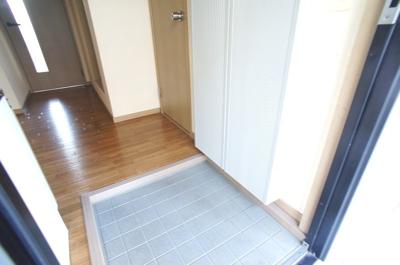玄関　別部屋写真