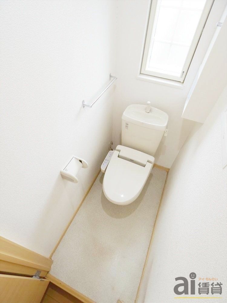 トイレ　※同仕様写真